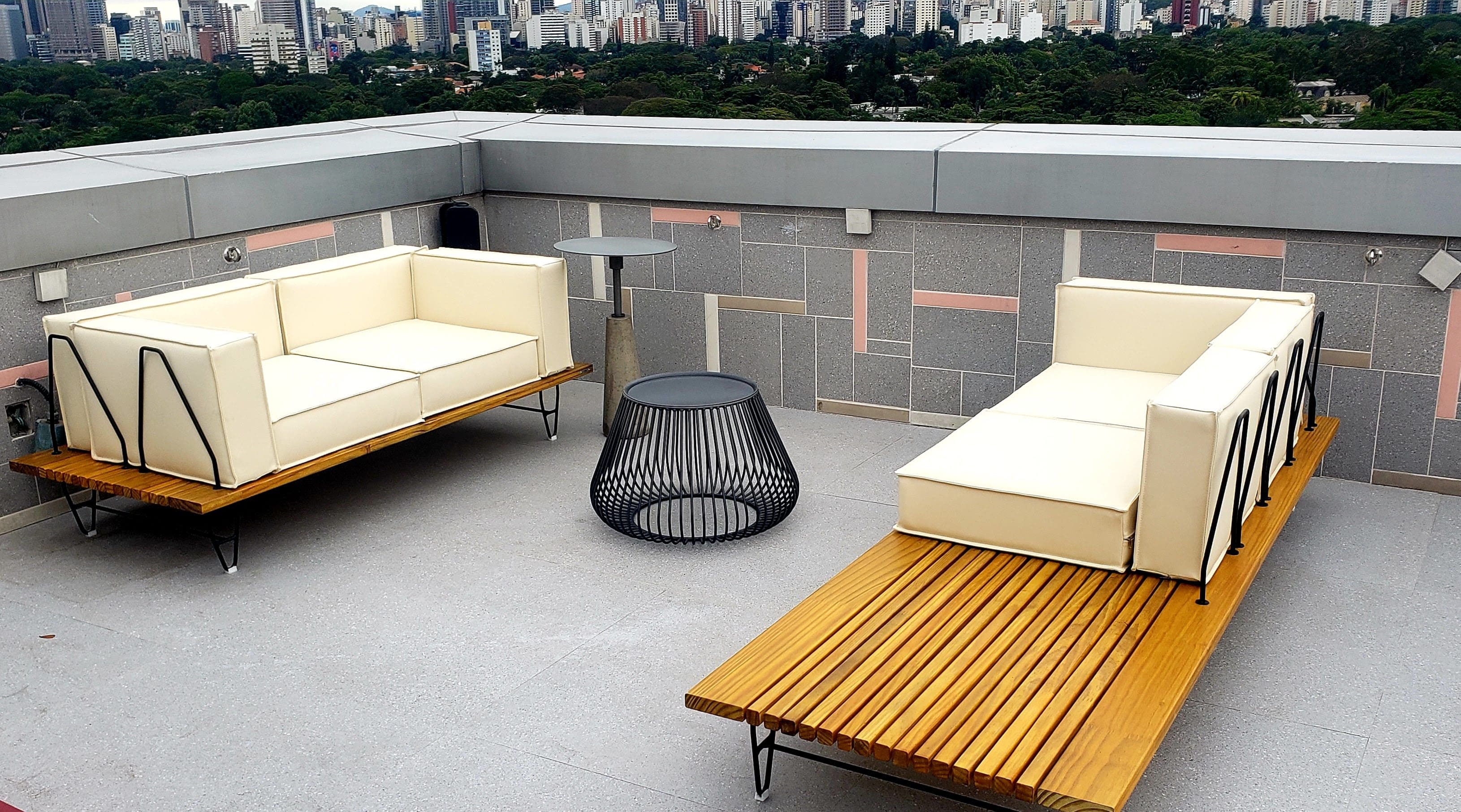 Sofa Wayne + Mesa Herbie + Mesa Concretum (3)